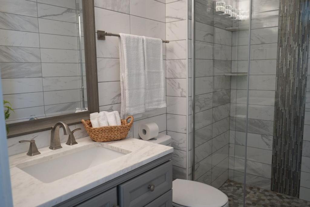 Hosting New Villa Тампа Екстериор снимка