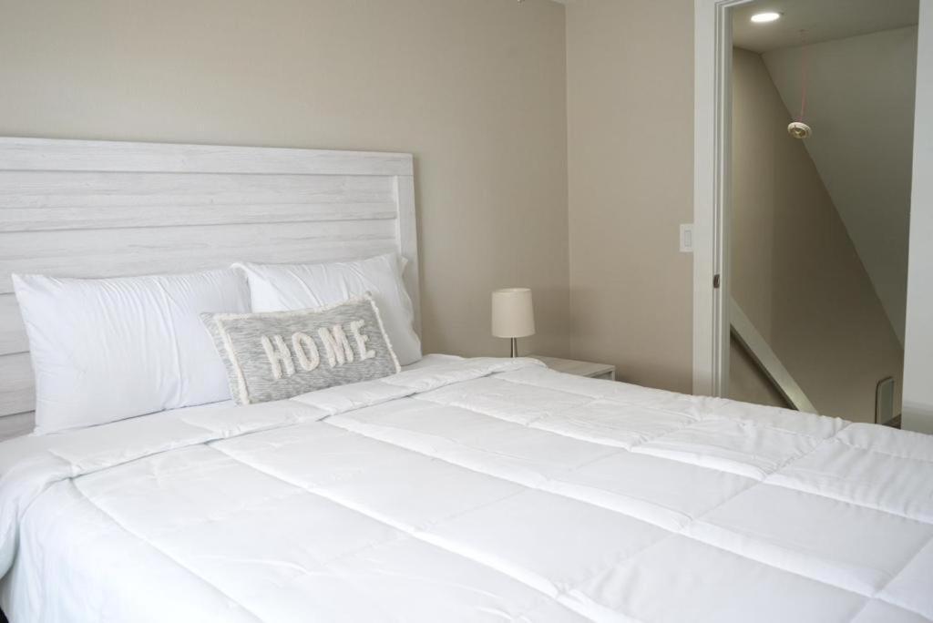 Hosting New Villa Тампа Екстериор снимка